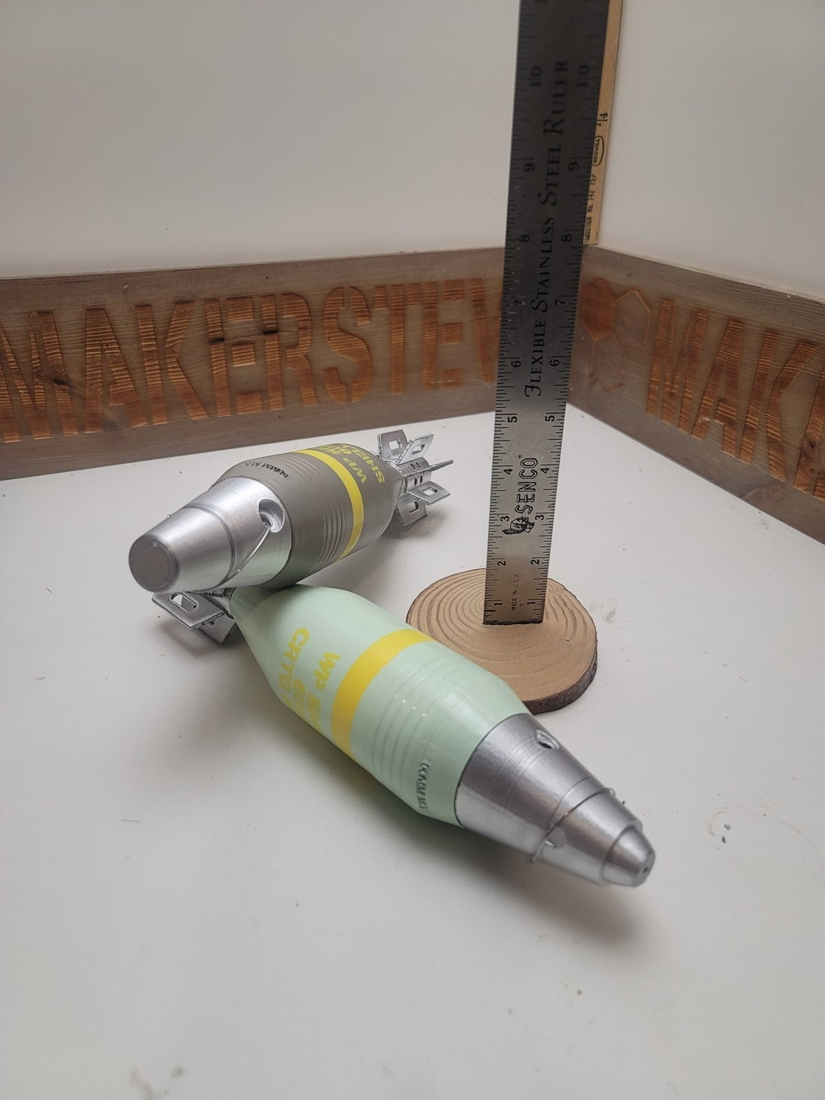 60mm M302 smoke mortar, green with M52 fuze replica, view 3