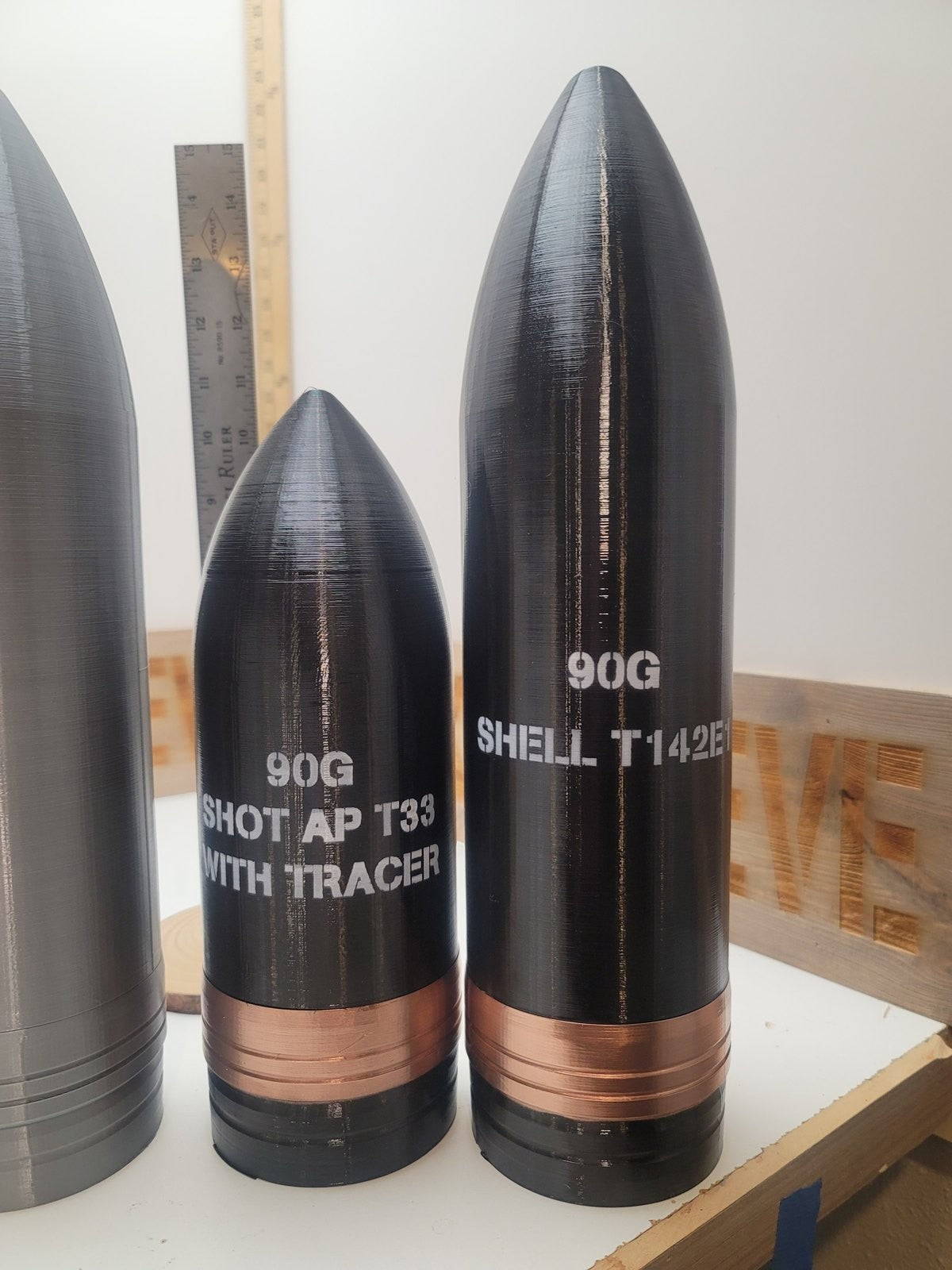 90mm T142E1 projectile replica, view 2