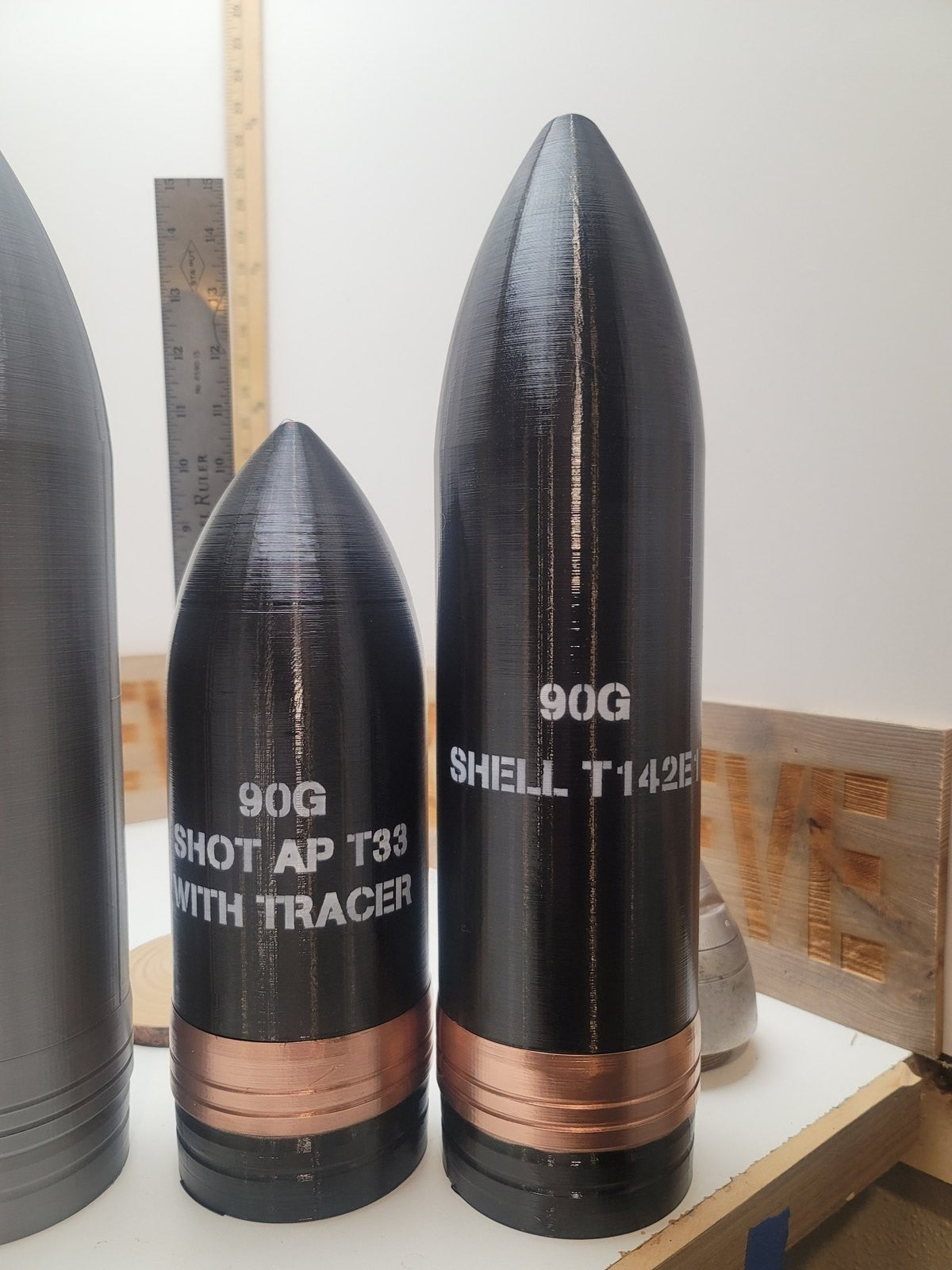 90mm T142E1 projectile replica, view 3